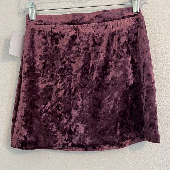 NWOT Crushed Velvet Mini Skirt in Purple - Picture 5 of 5